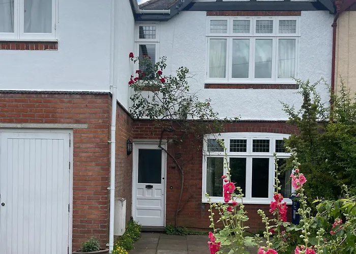 Spacious Beautiful House In Center Of Cambridge